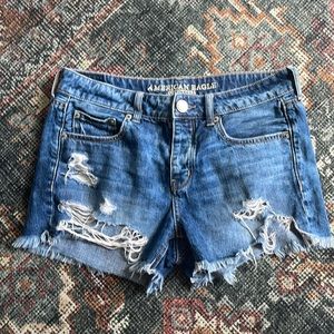 Like new, AE Tomgirl MIDI Shorts size 4